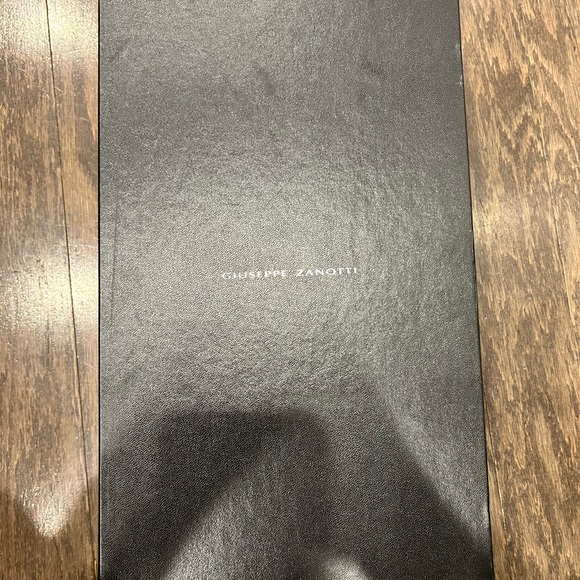 This shoe was worn once at a wedding main image 4